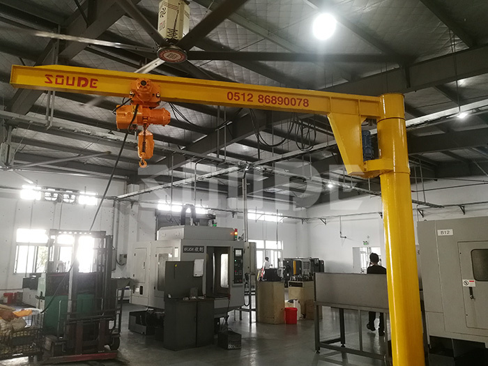 为常熟精密机械企业悬臂吊起重机
