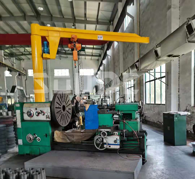 悬臂起重机在安装和使用时要注意哪些问题